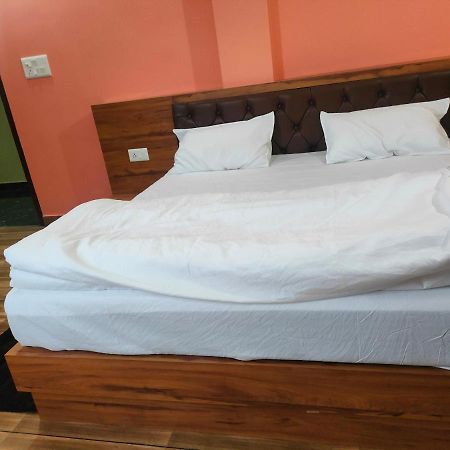 Hotel Rishabh And Banquet Hall Pithorāgarh Dış mekan fotoğraf